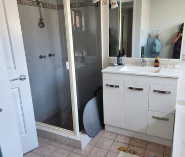 Upper Coomera - Photo 4