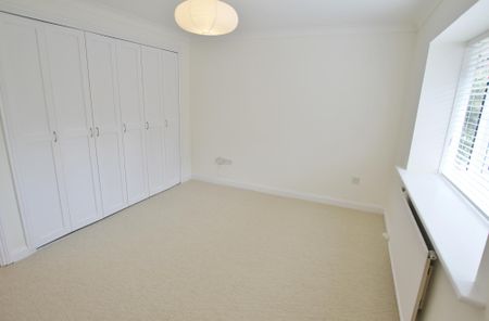4 bedroom house to rent Sorbie Close, Weybridge, KT13 - Photo 4