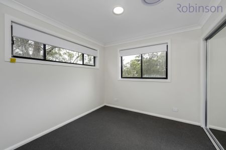 Brand new three bedroom townhouse with ducted air conditioning - Photo 3