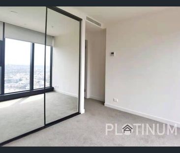 Stunning 2b2b luxury apartment with great view at the heart of Melbourne CBD!!! - Photo 2