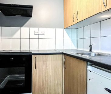 property to rent - Photo 4