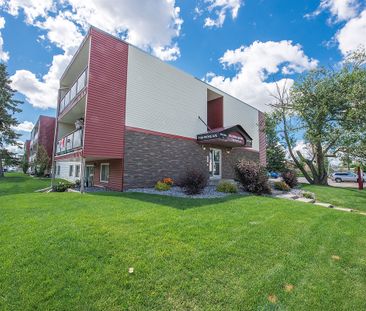 Raleigh Square Apartments - Photo 2