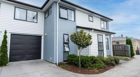 Spacious, 3-Bedrooms, Beautiful Home in Sought-After Hillcrest, Hamilton - Photo 5