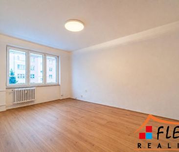 Pronájem bytu 2+1 50 m2 - Fotografie 4