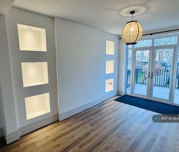 5 bedroom semi-detached house to rent - Photo 1