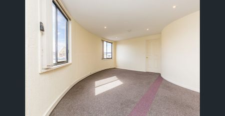 Iconic Water Tower Apartment. - Photo 5