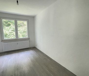 charmante 3-Zimmer-Wohnung mit Balkon in modernisiertem Haus - Photo 1