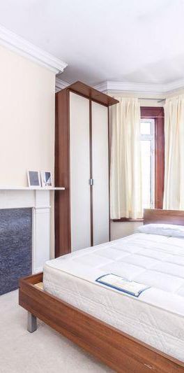 6 bedroom terraced house to rent - Photo 1