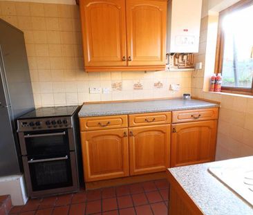 4 bedroom semi-detached house to rent - Photo 4