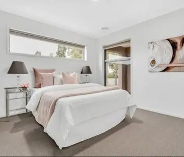 “Modern Family Living” - Photo 5
