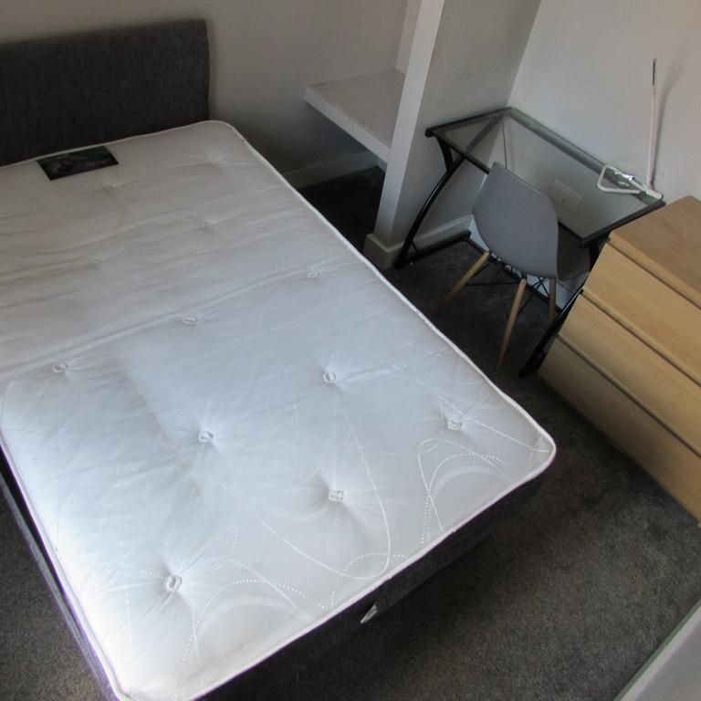6 bedroom terraced house to rent - Photo 1
