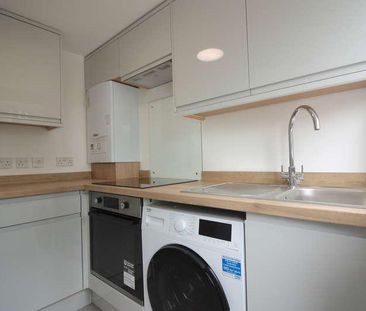 Regents Park, Heavitree, EX1 - Photo 4