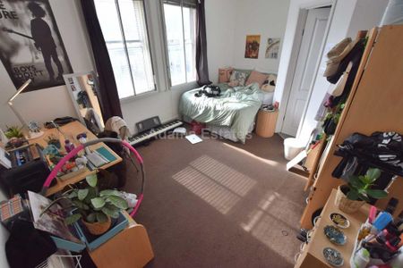 6 bedroom terraced house to rent - Photo 5