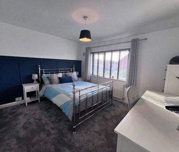 3 bedroom semi-detached house to rent - Photo 6