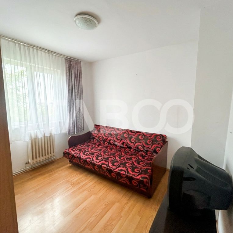 Apartament 60 mpu 3 camere cu balcon si pivnita in zona Miha - Photo 1