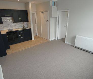 1 bed Apartment - To Let - Photo 5