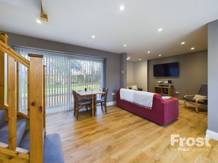 Priory Cottage, 3 Stomp Road, Bucks,SL1 - Photo 3