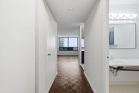 For Lease - 2360 Dundas Street Unit# 1913B, Toronto, Ontario - Photo 4