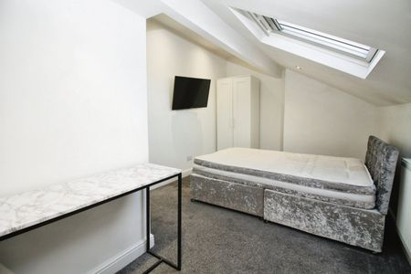 6 bedroom terraced house to rent - Photo 5