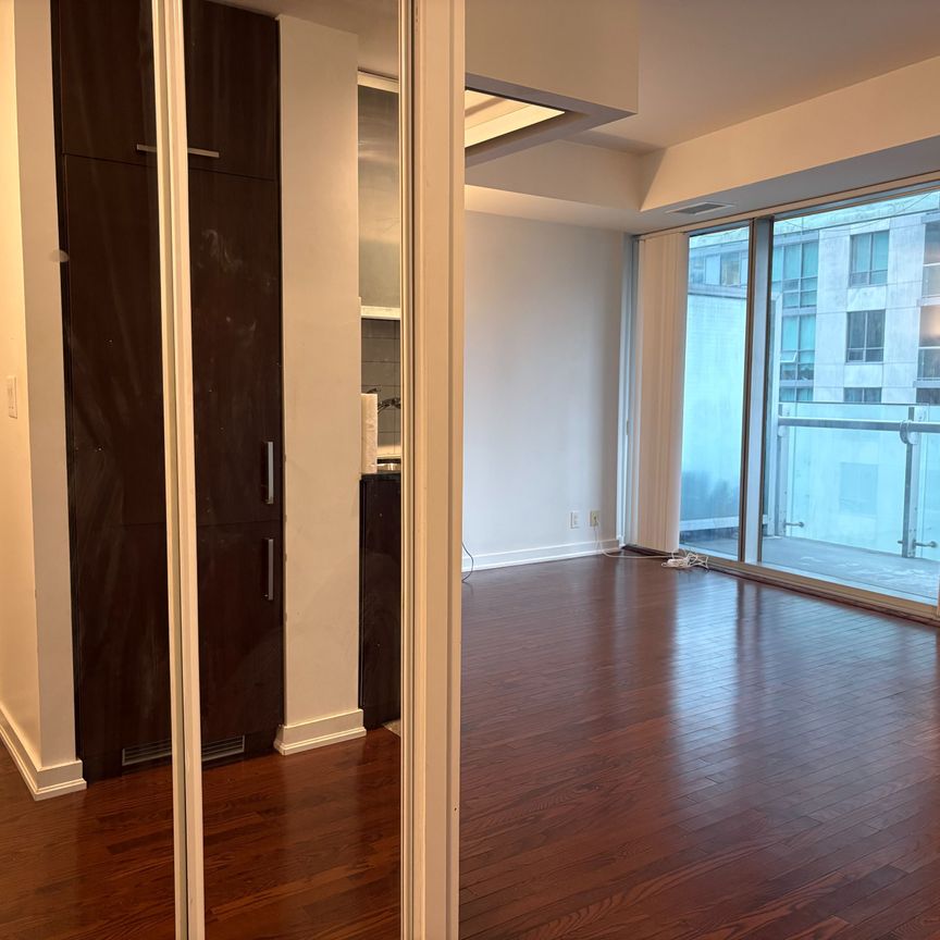 For Lease - 12 York Street Unit# 1106, Toronto, Ontario - Photo 1