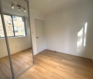 Renovated 2 bedroom unit in prime location! - Photo 5