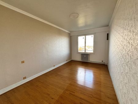 Location Appartement 5 pièces 106m² - Photo 2