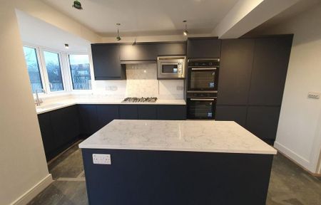 4 bedroom semi-detached house to rent - Photo 3