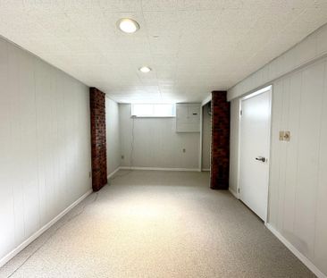 For Lease - 161 Carolbreen Square, Toronto, Ontario - Photo 3