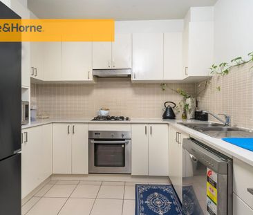 This apartment is sure to impress!!! - Photo 6