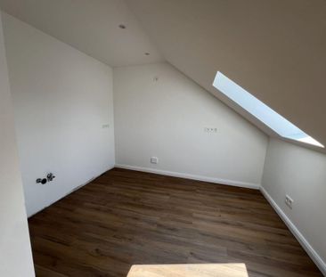 Erstbezug nach Sanierung: Charmante Dachgeschosswohnung - Foto 3