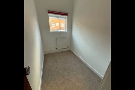 4 Bed Terraced House, Forster Street, NG7 - Photo 4