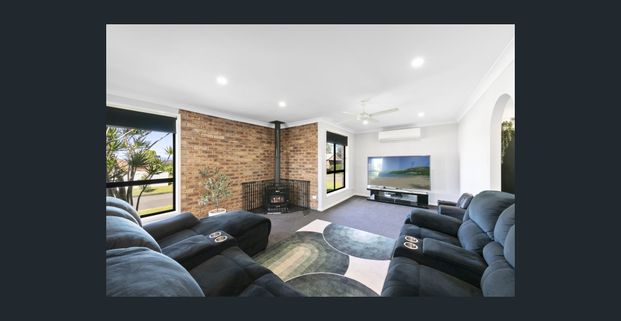 Stylish renovated retreat - Photo 1