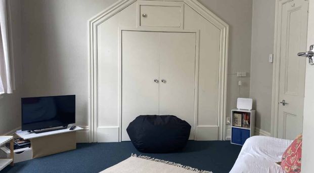 One bedroom Unit in Mount Victoria - Photo 1