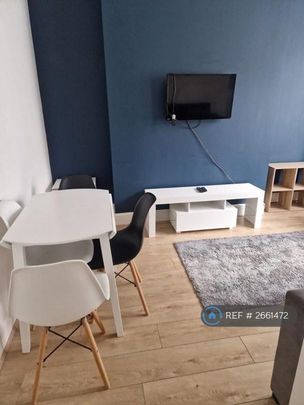 4 bedroom terraced house to rent - Photo 1