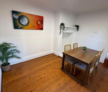 Redfern - Photo 3
