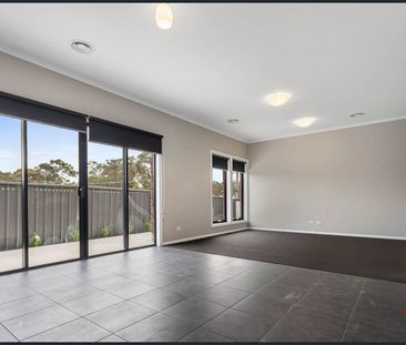Easy, Low Maintenance Living In Kangaroo Flat - Photo 1