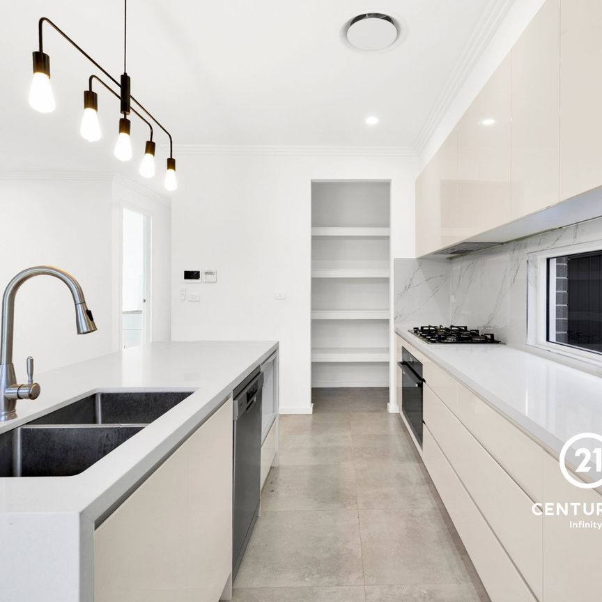 4-Bedroom Family Home for Lease – Modern Comfort & Prime Location - Photo 1