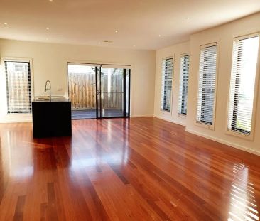 1/1 Percy Street, Newport VIC 3015 - Townhouse For Rent | Domain - Photo 3