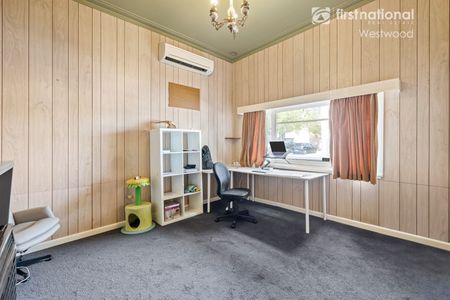 Charming Cottage - Photo 2