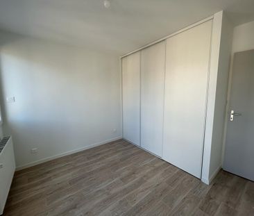 Location Appartement 4 pièces 72m² ROANNE 42300 - Photo 3
