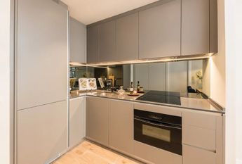 Calle de la Farmacia, Madrid, Community of Madrid 28004