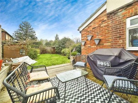 Ringwood Road, Farnborough, Hampshire, GU14 - Photo 3