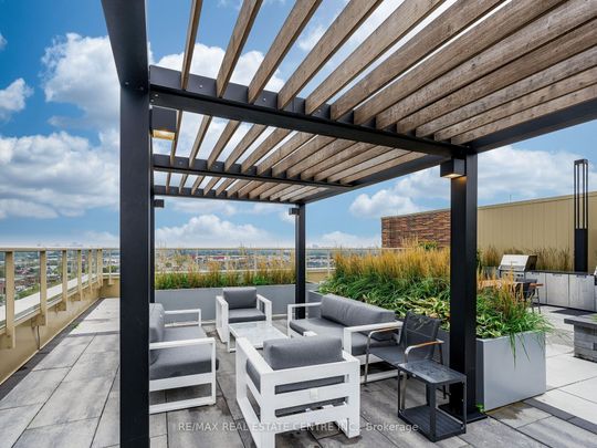 For Lease - 1787 St Clair Avenue Unit# 429, Toronto, Ontario - Photo 1