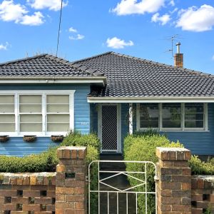 3 Bedroom House - Minutes from CBD - Photo 2