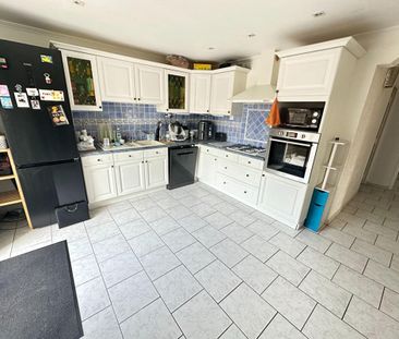 Location Appartement 3 pièces 70m² MARTIGUES 13500 - Photo 6