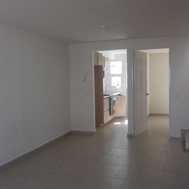 Casa en renta 3 Cantos, 3 recamaras una en PB, condominio con alberca Querétaro - Photo 1