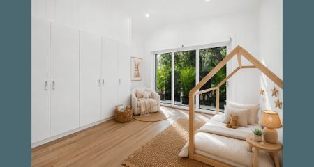 Spacious Family Living in a Tranquil Pittwater Setting - Photo 4