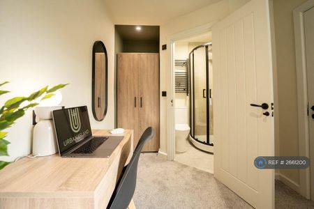 1 bedroom in a house share to rent - Photo 3