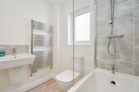 4 bedroom detached house to rent - Photo 3