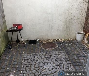 2 bedroom end of terrace house to rent - Photo 5